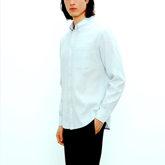 Standard Fit Textured Shirt - New With Tags - NEVER WORN - Lt. Blue